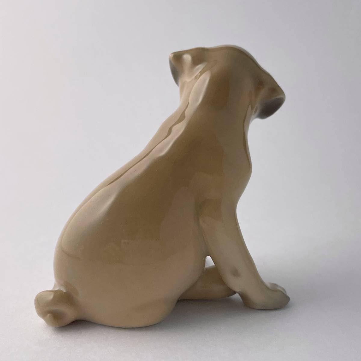 ロイヤルコペンハーゲン パグ 犬 フィギュリン デンマーク製 Amazon.co.jp: 【L5】ロイヤルコペンハーゲンパグ犬フィギュリン